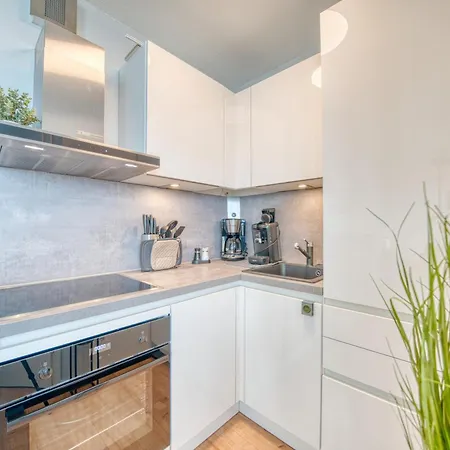 - Haus F, App 0f1207 Apartament